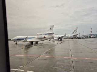 Цены на бензин и бизнес-джеты Газпрома: что скрыто за фотоснимками