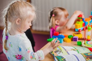 Прокуратура вернула льготы семьям СВО на оплату детсада на Курилах